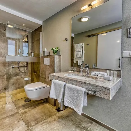 Hotel Gottinger 3*